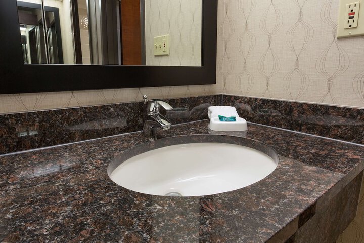 Heritage Inn Suites Houston / Sugar Land Trademark by Wyndham