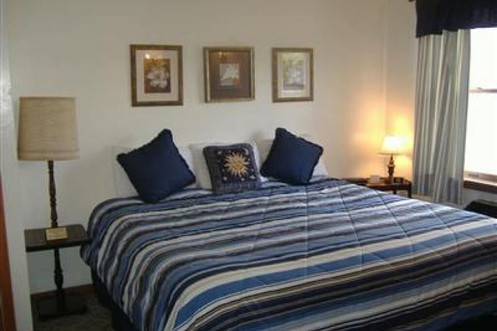 Sturbridge Country Inn