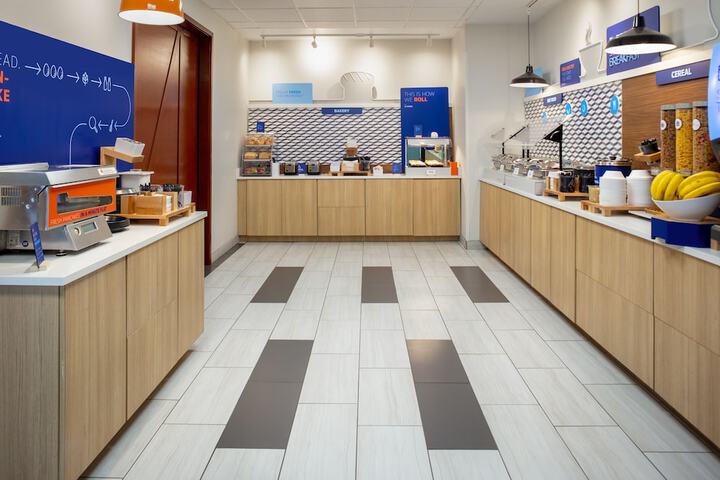 Breakfast/Coffee Service 34 of 47