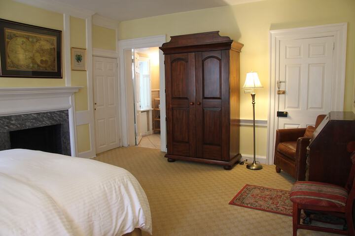 Room 176 of 235