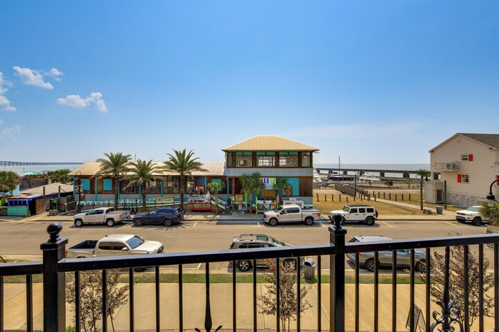 Downtown Bay St. Louis Condo - Walk to Beach!
