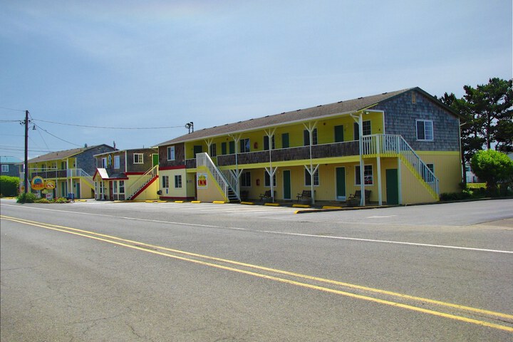 Pacific City Inn