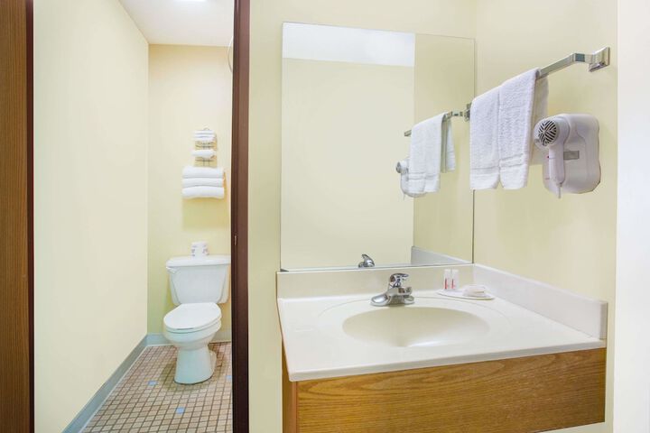 Room 9 of 40