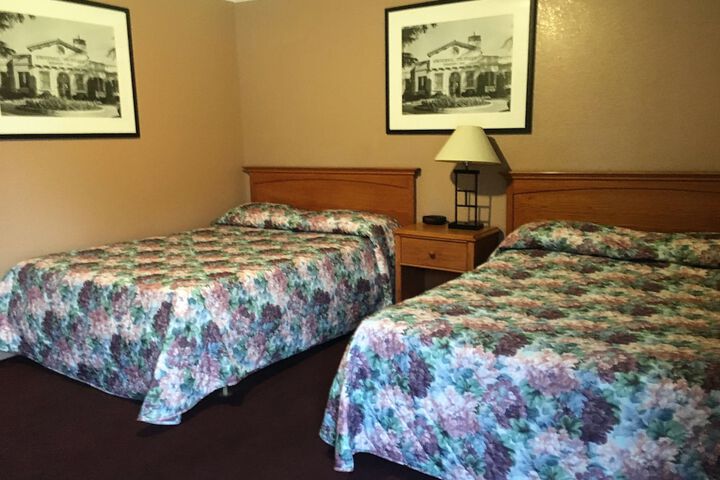 Room 10 of 26