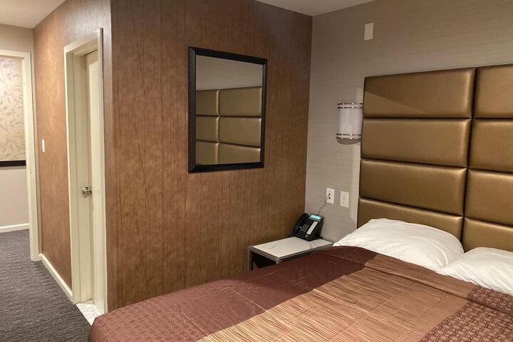 Hotel Key LaGuardia Airport