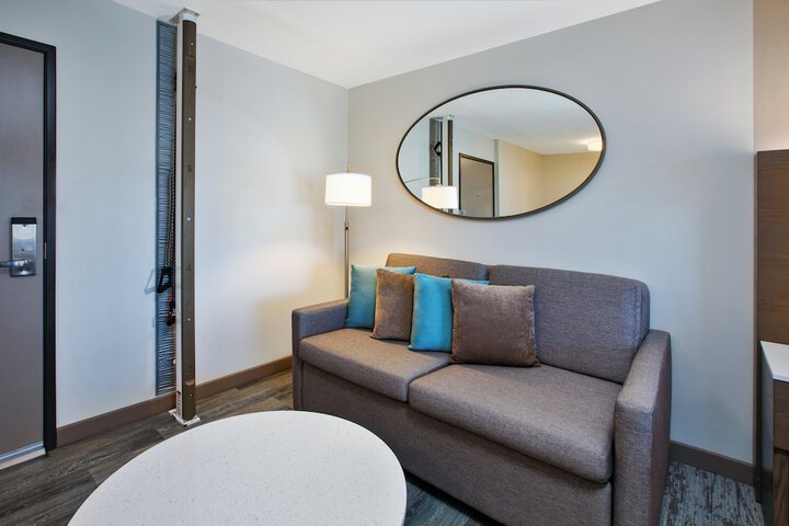 Room 15 of 51