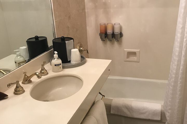 Room 56 of 142