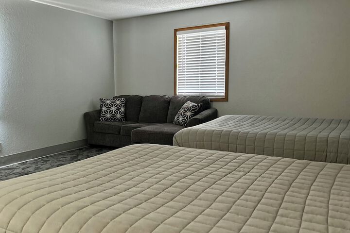 Room 33 of 52