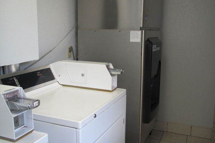 Room 10 of 28