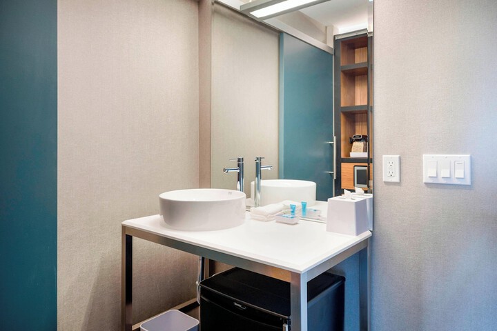 Aloft by Marriott Seattle Redmond