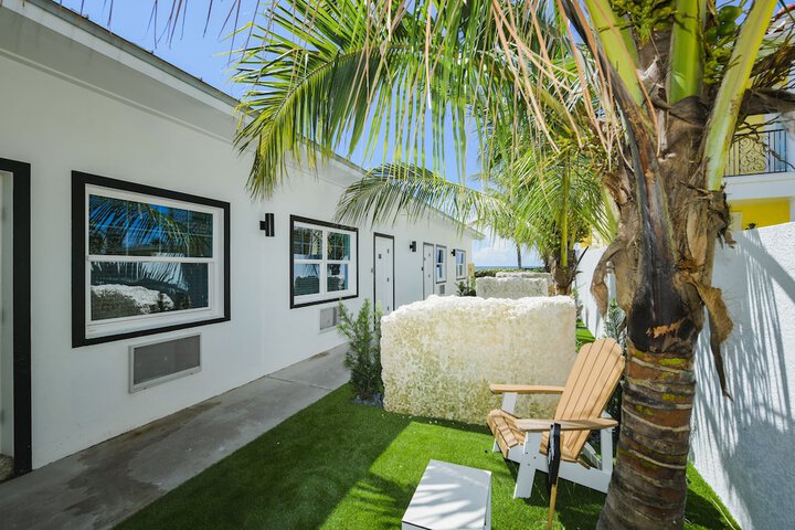 Casey Key Resorts - Beachfront