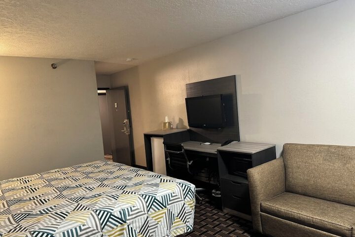 Room 14 of 34