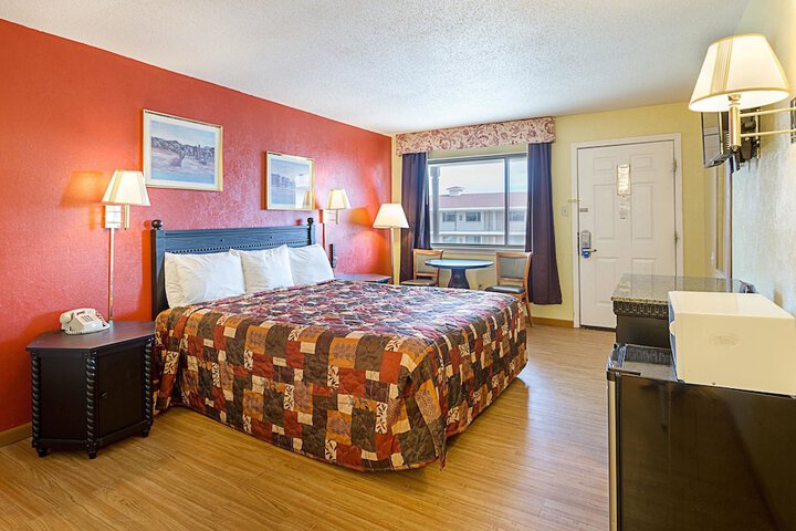 Room 14 of 27