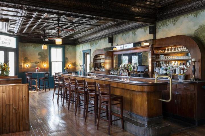 Stewart House Hotel