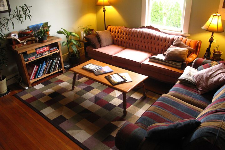 Room 7 of 9
