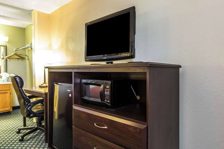 Room 18 of 32