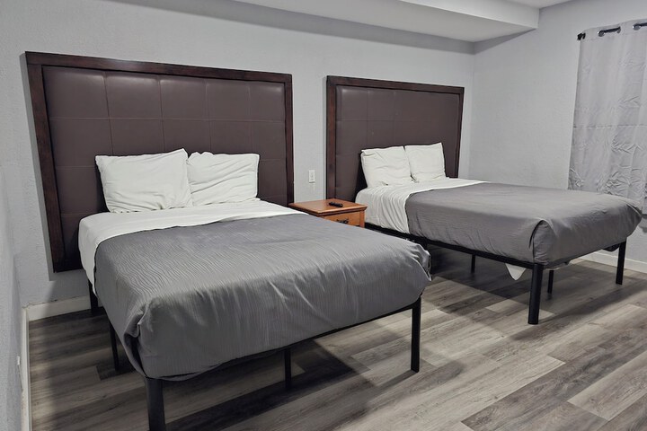 Room 9 of 17