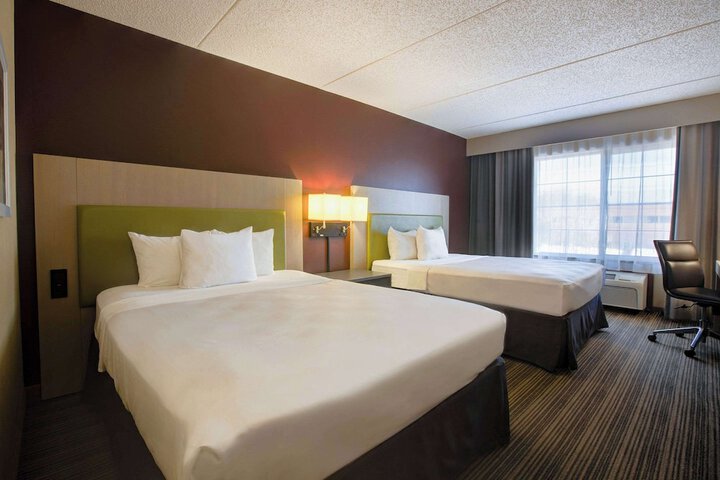 Comfort Inn & Suites St. Paul Northeast