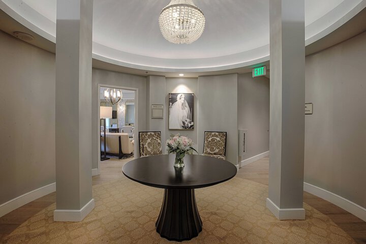 Ballroom/Hall 95 of 102