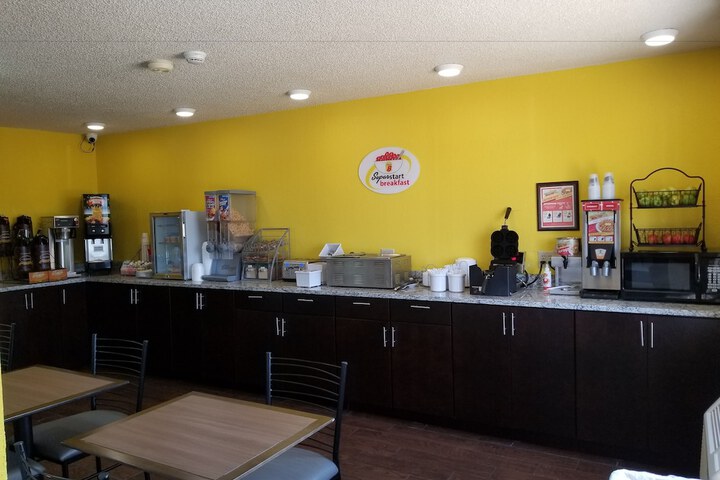 Breakfast/Coffee Service 37 of 45