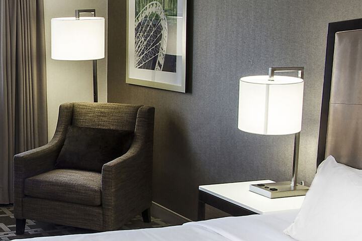 Hilton Niagara Falls / Fallsview Hotel & Suites