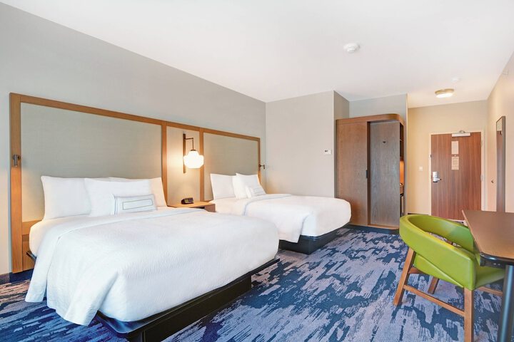 Room 15 of 32