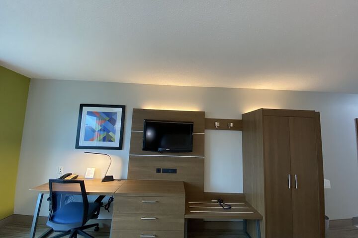 Holiday Inn Express & Suites Somerset Central by IHG