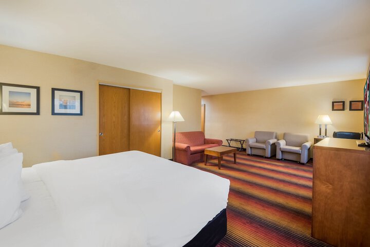 Room 17 of 34