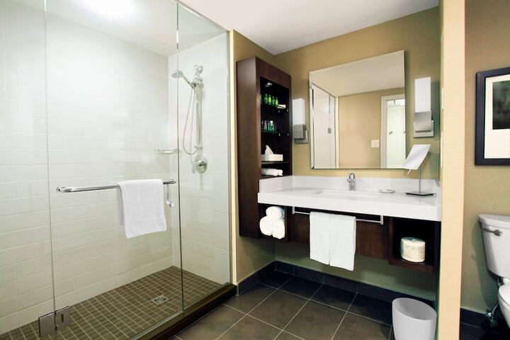Delta Hotels by Marriott London Armouries