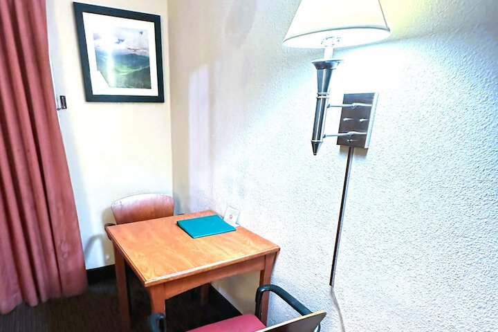 Room 43 of 163