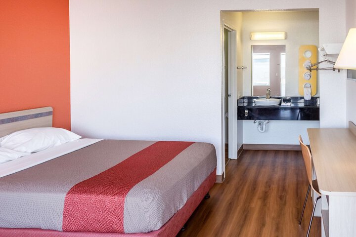 Room 20 of 27