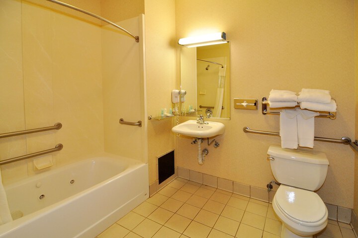 Room 9 of 27