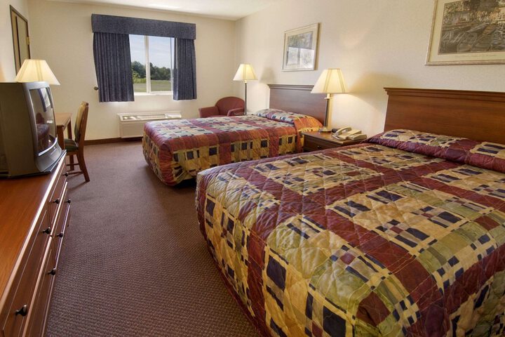 Room 6 of 8