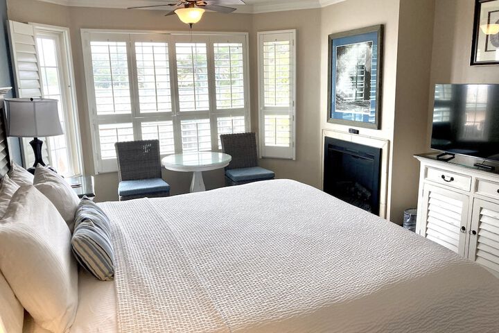 Sand Pebbles Inn