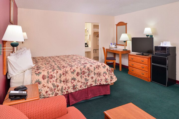 Room 30 of 43