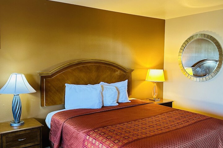 Room 14 of 27