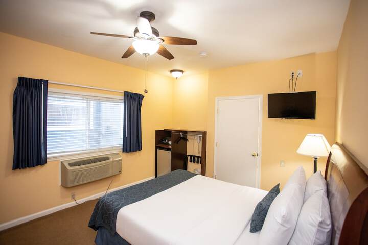Room 25 of 51