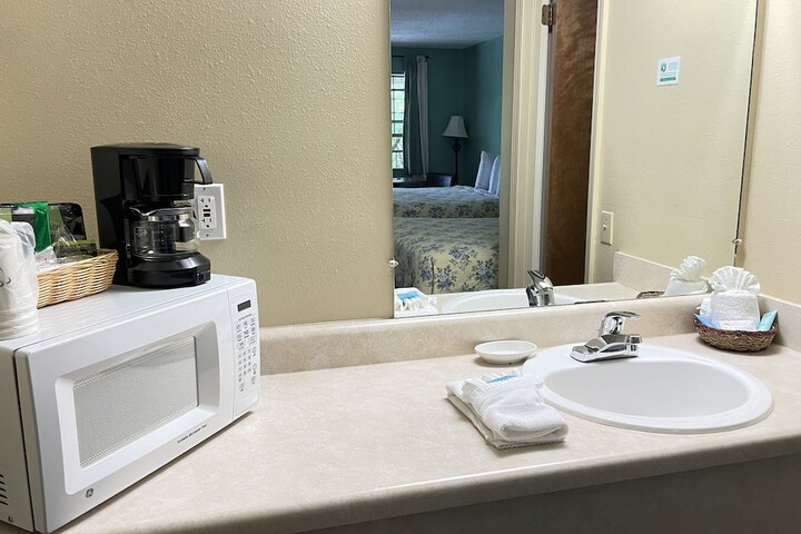 Room 30 of 43