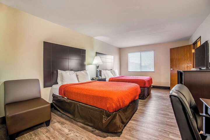 Room 52 of 60