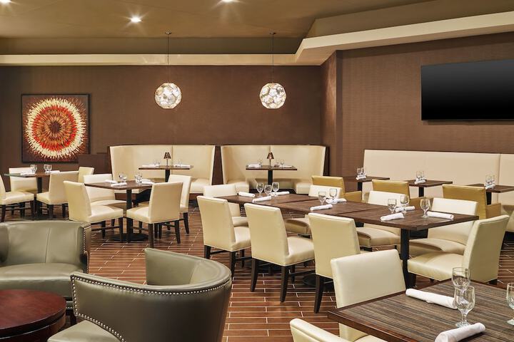 Sheraton Lisle Naperville Hotel