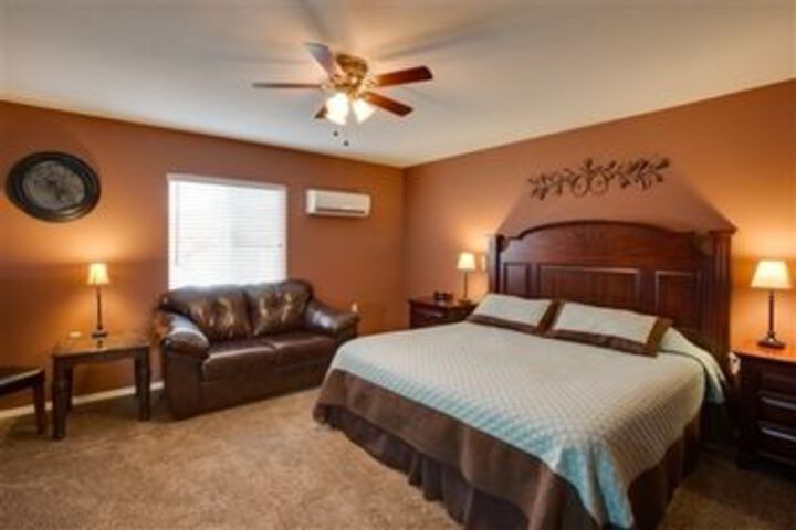 Dream Manor Inn
