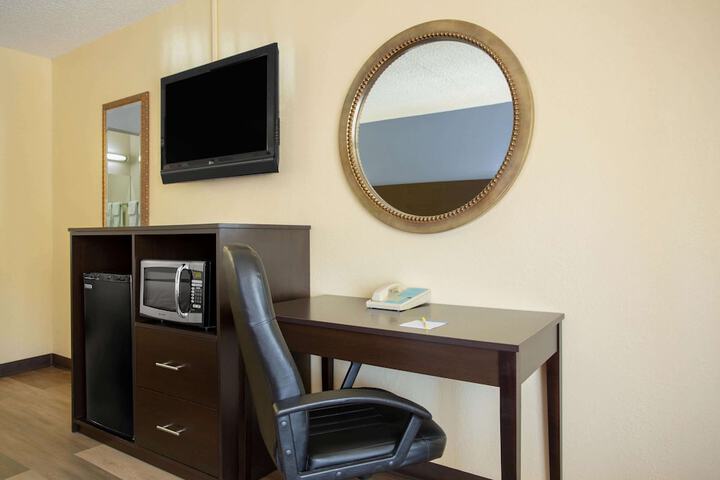 Room 19 of 25