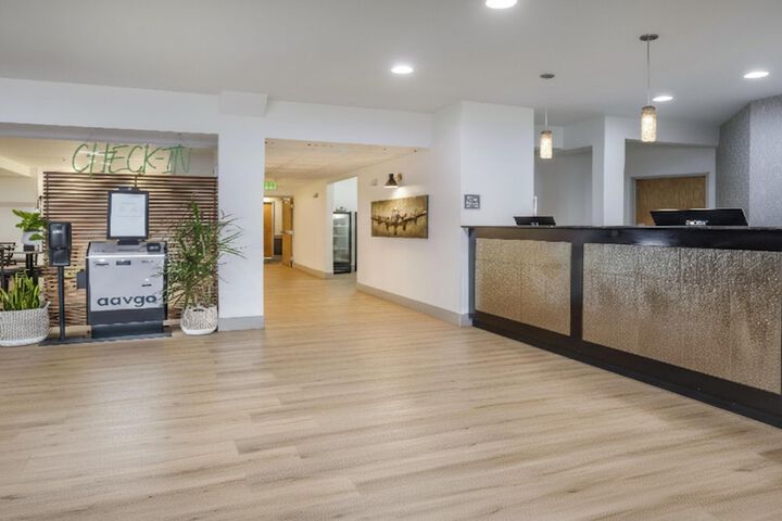 Best Western Plus Peppertree Airport Inn
