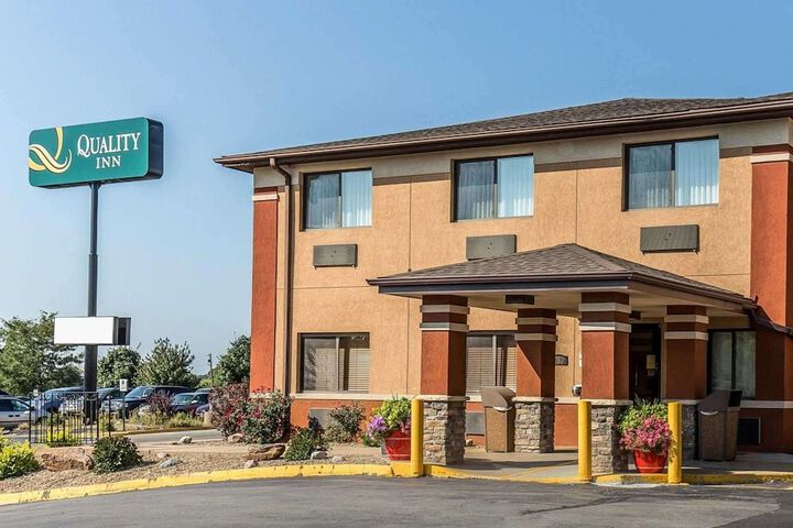 Quality Inn at Collins Road - Cedar Rapids