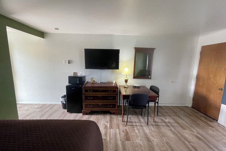 Room 10 of 24