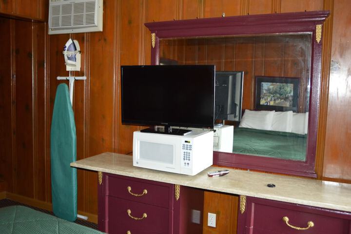 Room 11 of 22
