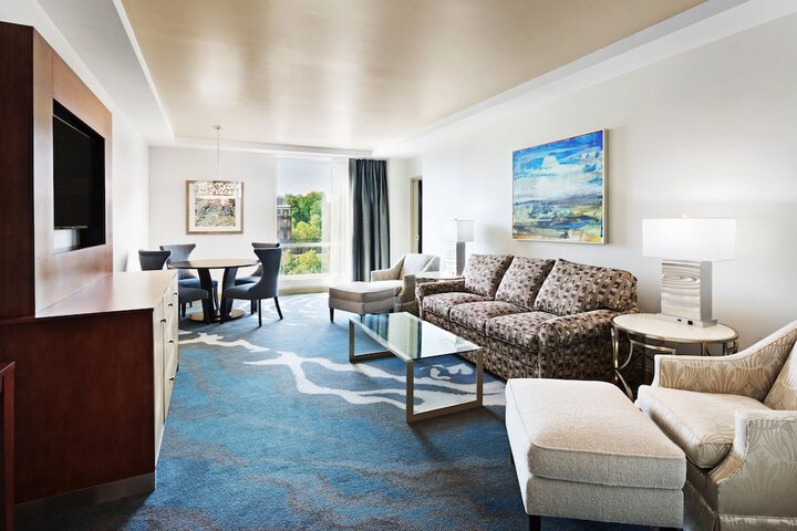 Room 10 of 29