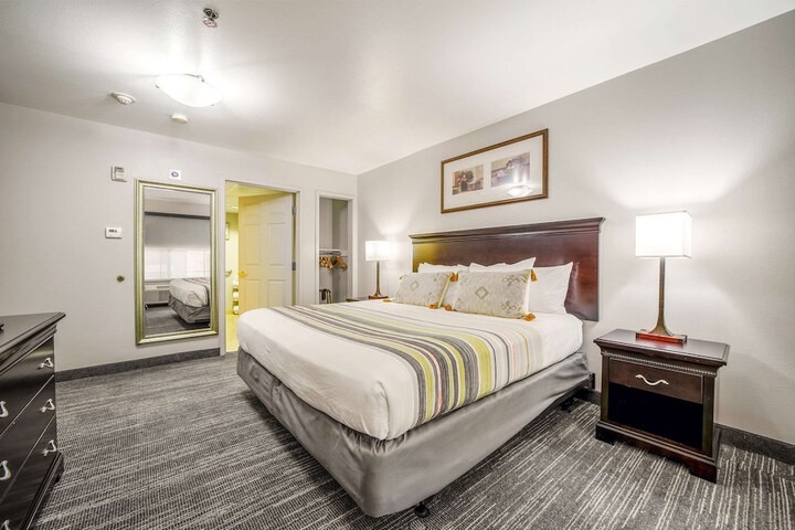 Room 80 of 104