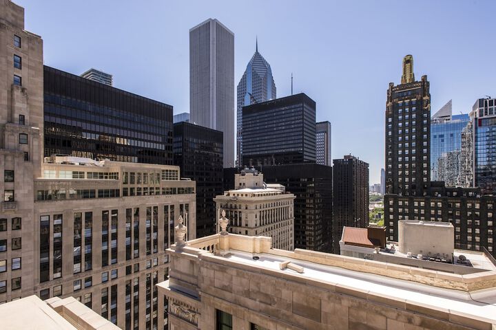 LondonHouse Chicago Curio Collection by Hilton