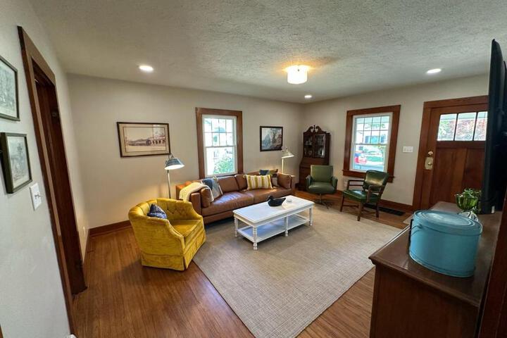 Vintage Charm on Elson Ave